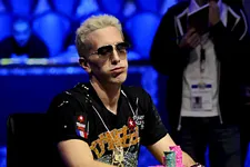 Stratégie Poker : Apprendre à perdre pour gagner plus