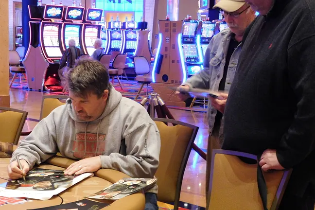 Chris Moneymaker signing autographs