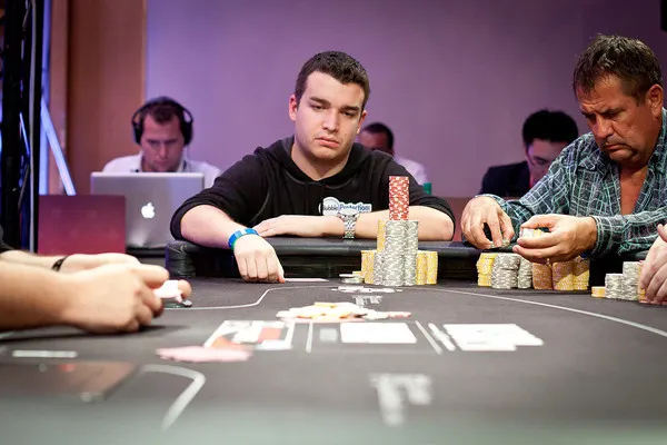 WSOPE 2011 Main Event (Jour 3) : Silver et Moorman chipleaders 101