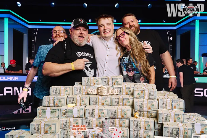 Lucas Jumalon had his family's support at the final table