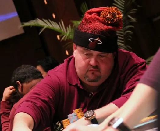 Laz Hernandez is Holding Strong on Day 2 of the 2014 Borgata Winter Poker Open WPT Main Event