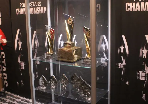 PSCBarcelona : Fin de partie pour ElkY et Loosli, Moins de 300 rescapés au Jour 3 0001