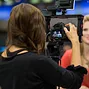 Sarah Grant filming a segment for Pokernews