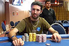 Canal Shark : Anthony 'Raver44' Lorieu (Team Weakners) enchaîne les grosses perfs en tournois online depuis quelques semaines. I