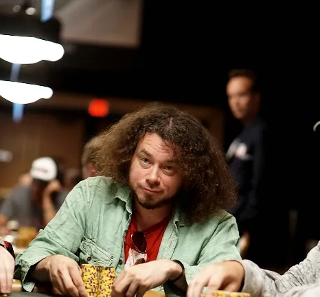 Ylon Schwartz can no visit the hairdresser because he ain't in Event 13 anymore!