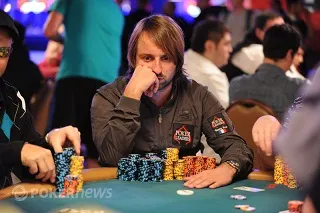 Main Event WSOP 2011 (Jour 2a) : Darcourt et Albertini dans le Top 5 102