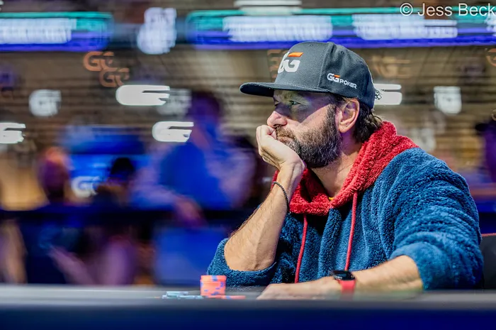 Daniel Negreanu and Other Stars Join Day 1c of the Main Event