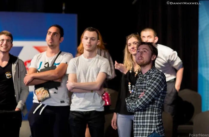 Adrien Allain (2e), Jimmy Guerrero (3e) et Pierre Calamusa (5e) ratent la dernière marche... 105