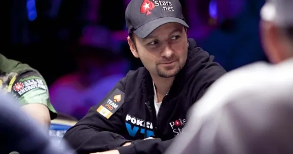 Crónicas de Negreanu: 17 de Abril 2012 0001