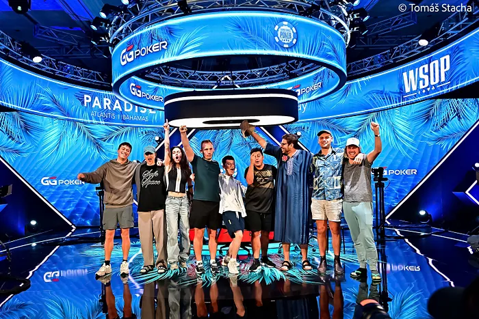 WSOP Super Main Event group photo