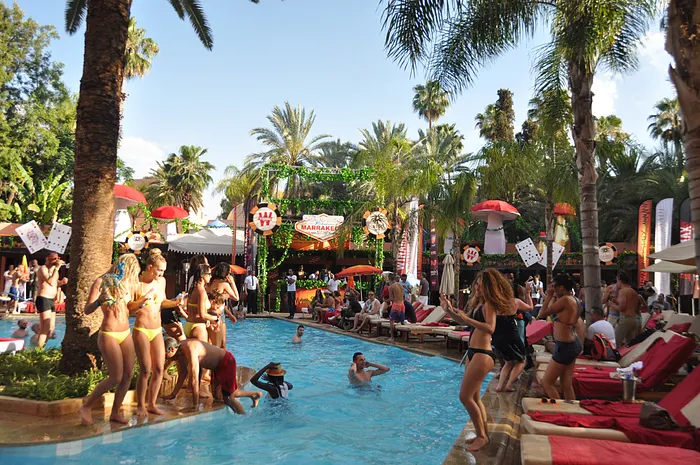 Le Sismix est là... le calendrier poker & party ! 0001