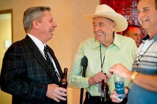 É mesmo o Tiger Woods do Poker! 105