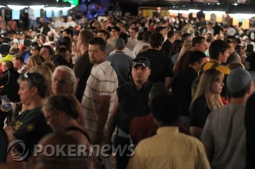 WSOP 2009 Live - Main Event : shuffle up and deal! 0001