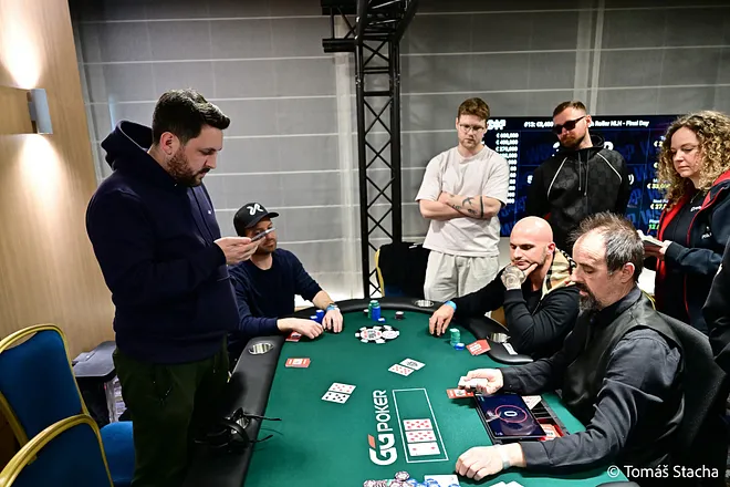 Martin Hellmuth vs Jake Greenbaum