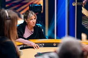Kristen Foxen supera Vanessa Selbst e se torna a mulher mais premiada da história do poker