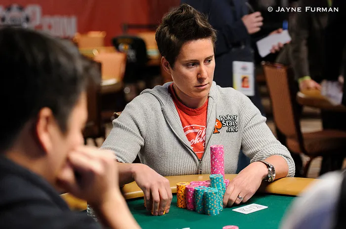 WSOP día 3: Vanessa Selbst busca el triplete de brazaletes (actualizado) 0001