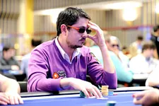 Poker et bluff : le processus de réflexion turn et river avec Luca Pagano