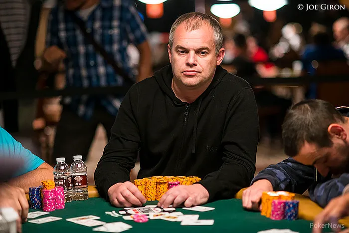 Sam Trickett e Brian Rast Lideram Torneios & Mais 101