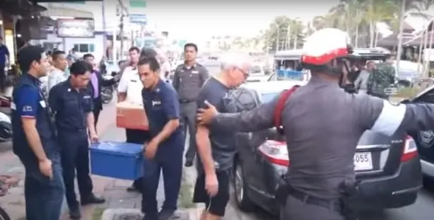 Thaïlande : quand les militaires investissent un club de bridge... 0001