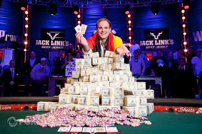 L’Allemand Pius Heinz champion du monde de poker 2011 (8.715.638$)