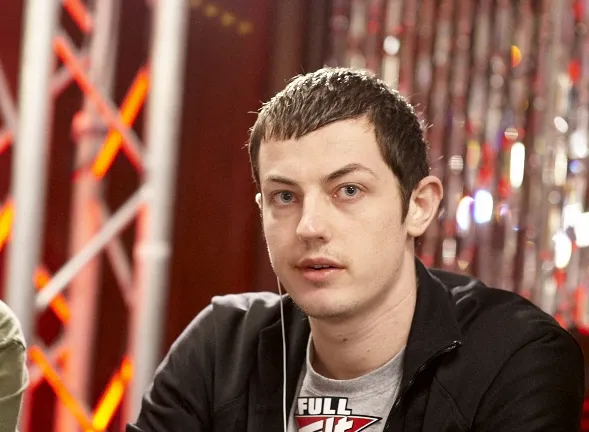 Tom Dwan: People's eyebrow.