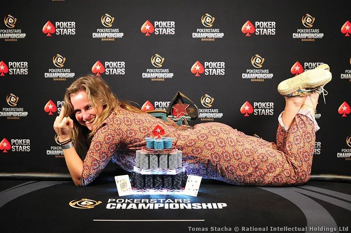 PSCBahamas : Fatima Moreira De Melo reine du Ladies 0001