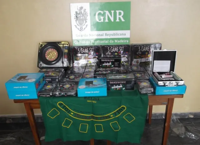 GNR apreende material de jogo ilegal na Ribeira Brava 0001