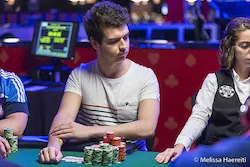 Akkari e Scotty Nguyen Last 20 no HORSE; Fitoussi Lidera o k Dealers Choice 101