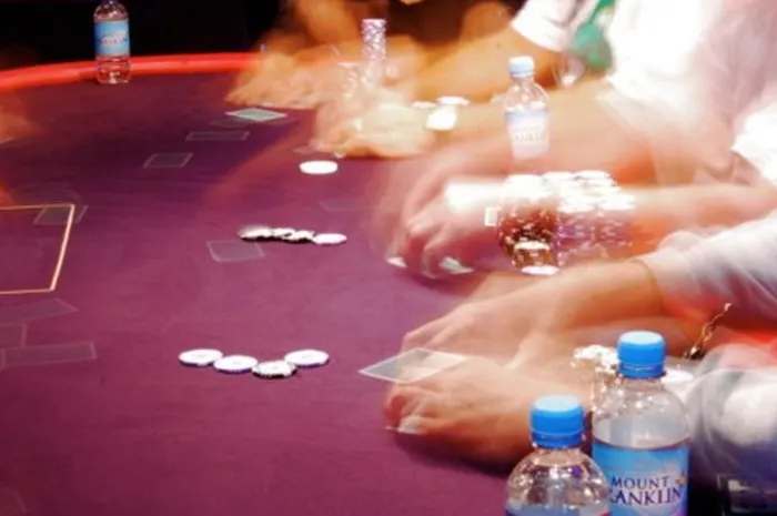 Straddle poker