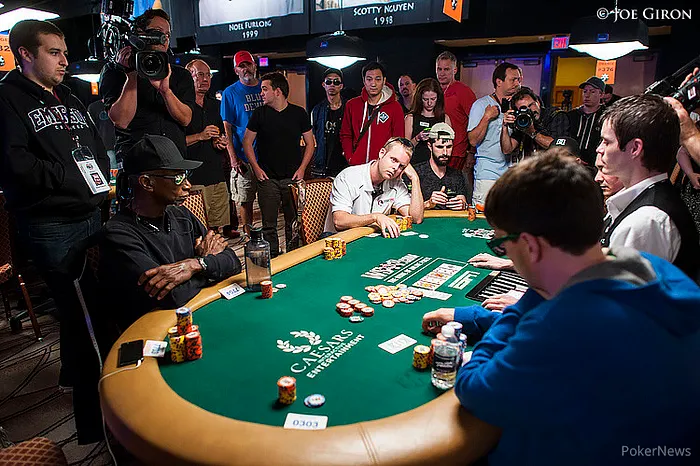 Five Simultaneous All-Ins Create Exciting Money Bubble at WSOP Main Event 101