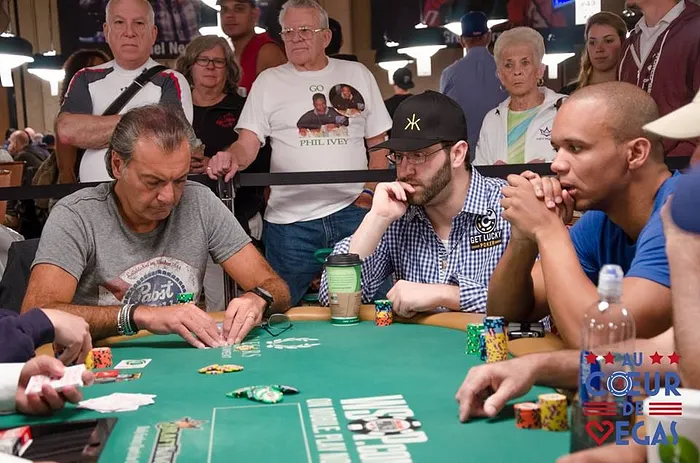 Philippe Ktorza aux côté d'Eric Mizrachi et de Phil Ivey / Copyright Fabien Richard