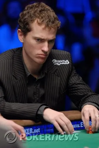 WSOP 2009 Live - Day 7 du Main Event : Les français Saout, Lacay et Balmigère parmi les 27... 105