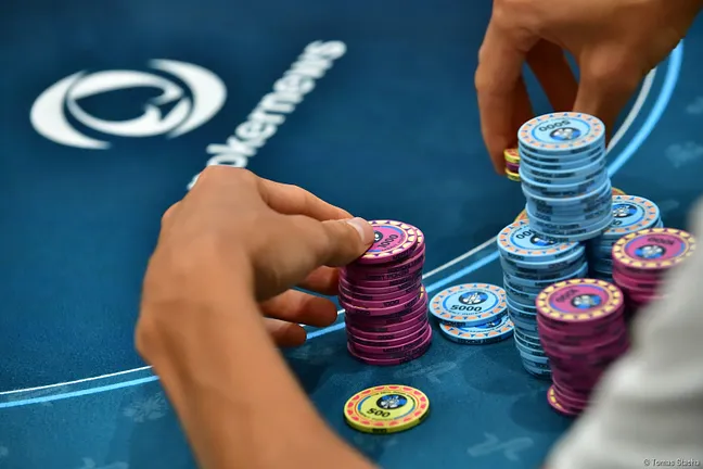 PokerNews Logo and Chips
