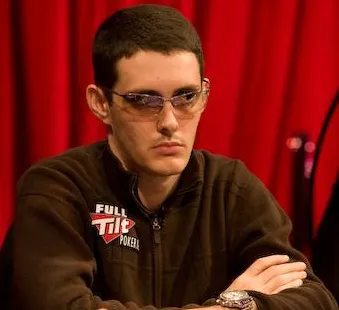 Justin "Boosted J" Smith Assinou Pela Full Tilt Poker 0001