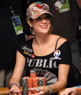 Nightly Turbo: Gus Hansen Recupera Dominio, Tiffany Michelle Renova pela Ultimate Bet e mais... 0001