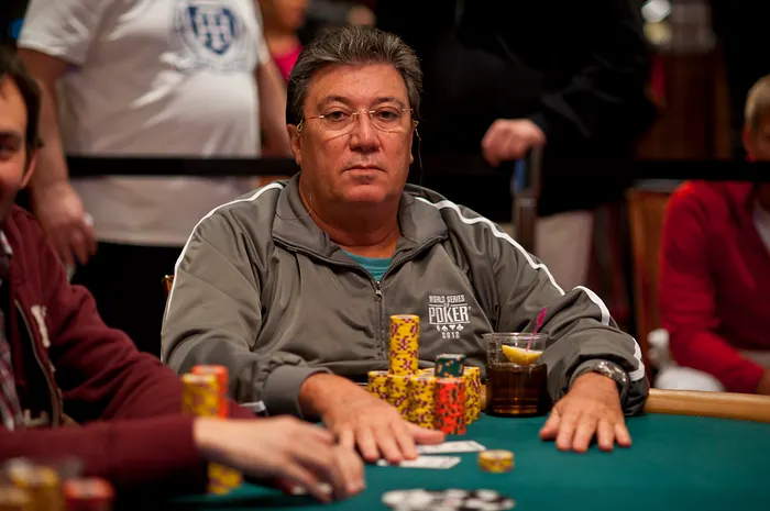 Fernando Brito no Dia 2 do Evento #58: $1,500 Mixed-Max No-Limit Hold'em 0001