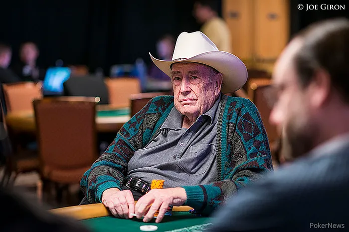 Doyle Brunson bash les November Nine sur Twitter