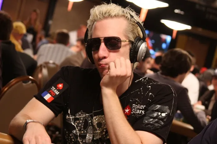 WSOP 2010 : Elky éliminé du Jour 1B (main event live) 0001