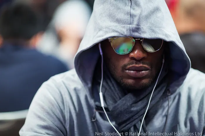 PSCPrague 2017 : Pierre Calamusa et Kalidou Sow à 15 left, Jean Montury saute lors du Jour 4 0001