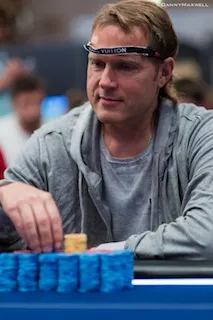 Hand Review: Michael Niwinski Takes One While Playing the Board 101