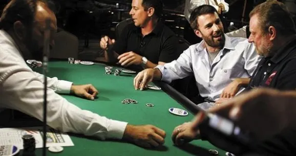 Runner runner film poker