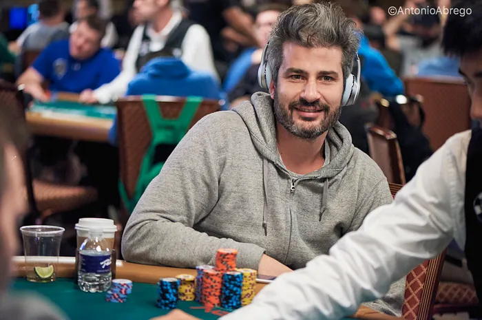 Nacho Barbero en tête du dernier 5000$ des WSOP, au moins 9 Français au Jour 2, ElkY out 0001