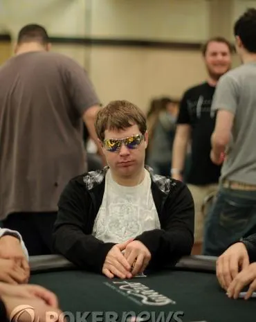 The Nightly Turbo: Full Tilt Poker Lounge, Poker Bust, and Newly Sponsored Pros 0001