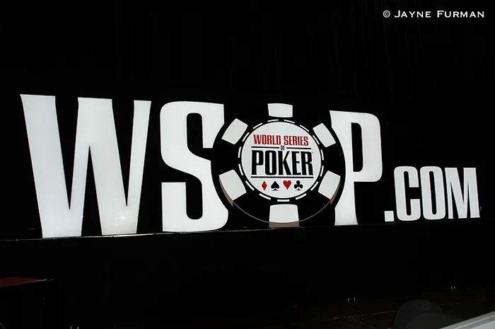 WSOP Colossus II : 78 rescapés sur 21.613 entrants, le Français Thomas Cotxet au Jour 3 ! 0001