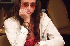 shannon elizabeth carbon poker