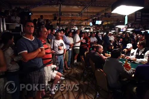 WSOP 2009 Live - Day 5 du Main Event : Waren Zackey Chipleader, 185 joueurs encore en course 0001