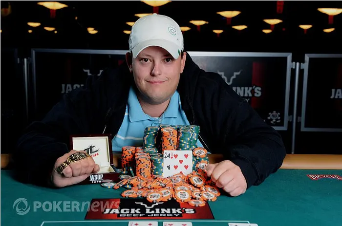 WSOP 2011 (Jour 21) : Pas de 12ème bracelet pour Phil Hellmuth médusé 108