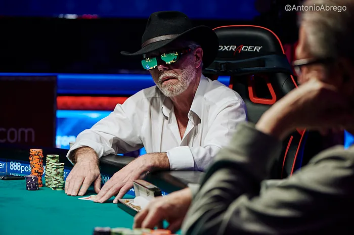 Get to Know James Moore, the Radiologist Who Entered the WSOP History Books 0001