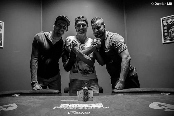 Triplé tricolore sur le 6-Max des WaSOP, Greg Ravise dans le deal 0001