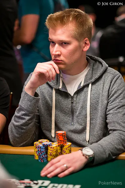 Pierre Neuville Heads-Up no #24 & Estrelas no Dia 2 do k PLH 101